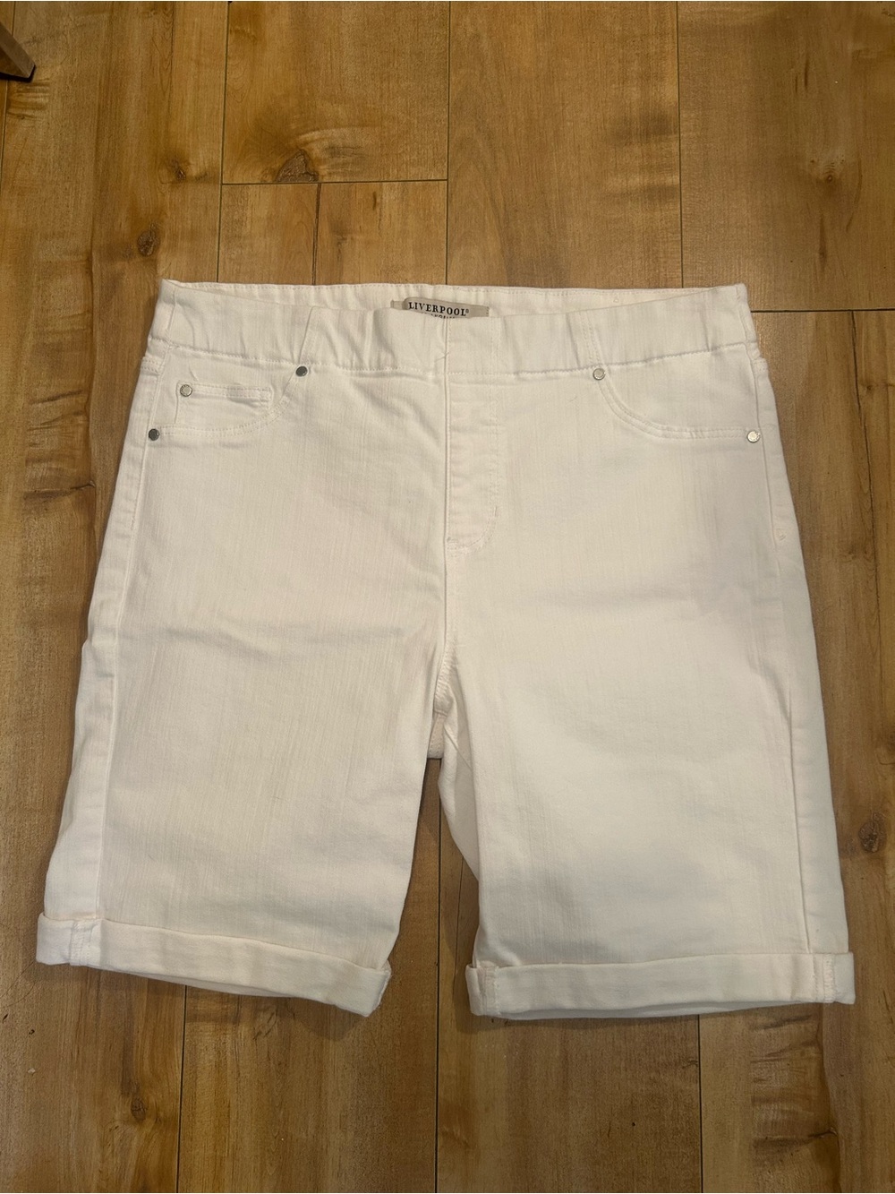 Liverpool L’os Angeles White Cuffed Bermuda Shorts